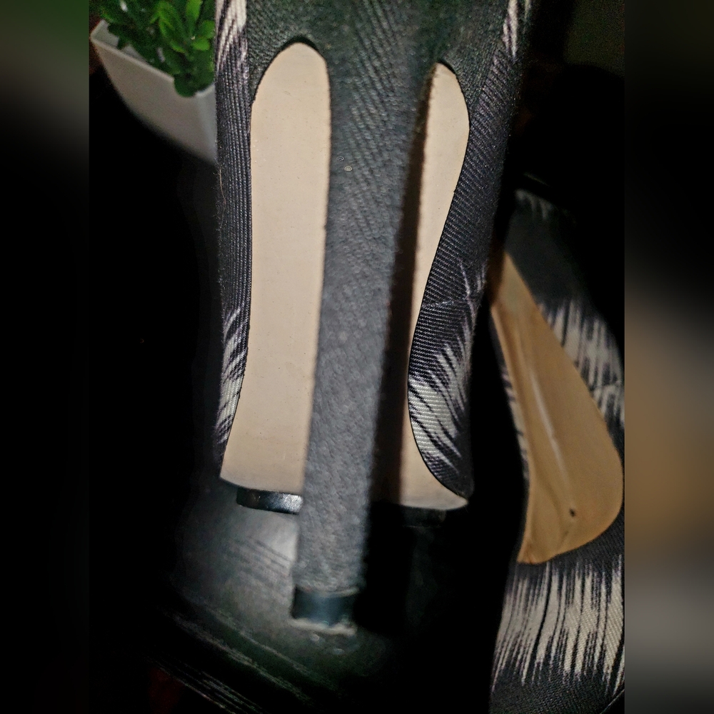 GX by GWEN STEPHANIE Heels. Sz 7.5 - Picture 9 of 12